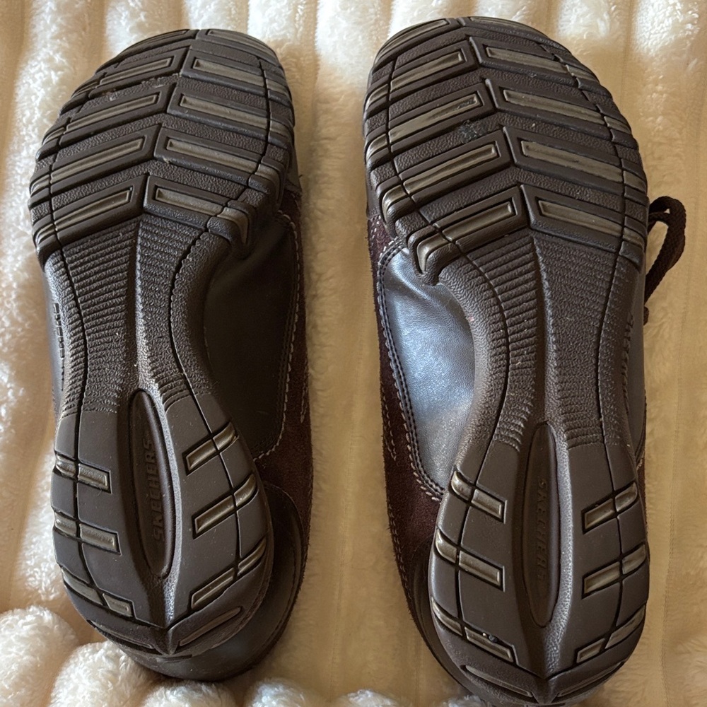 Skechers Brown Suede and Leather-Trim Lace-Up Sneakers - Picture 3 of 7